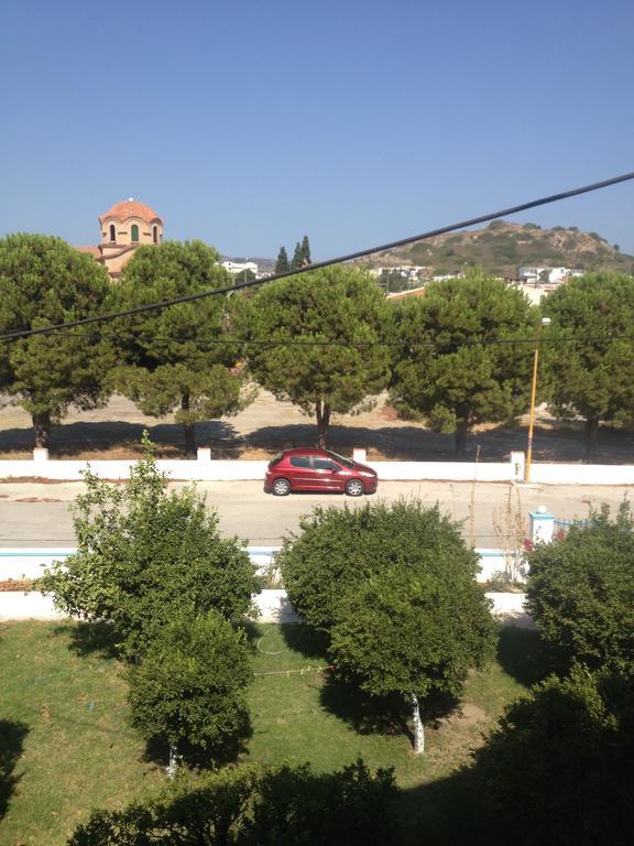 Manos Pension Faliraki Quarto foto